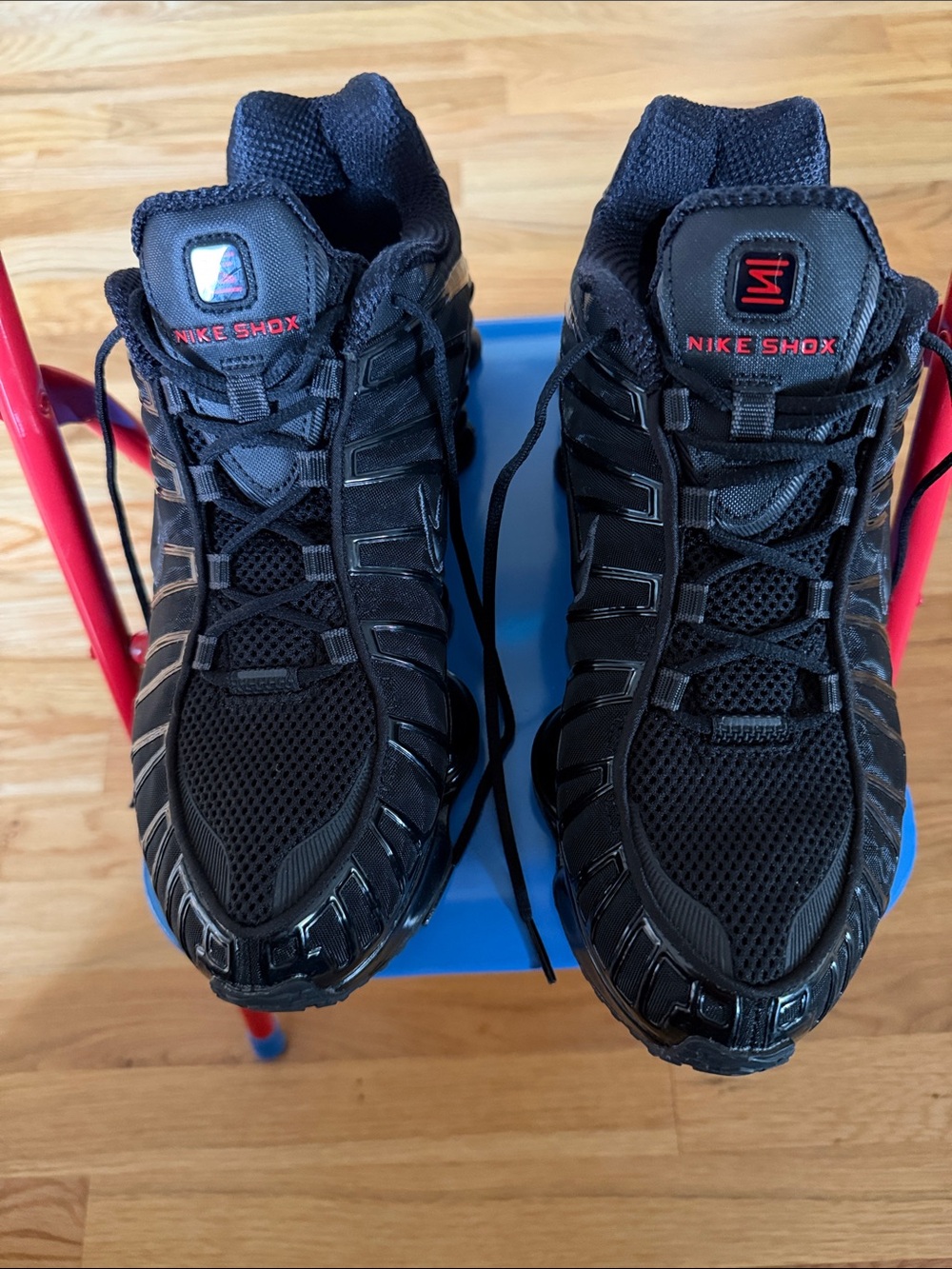Nike Shox Men's Black with Red Accent Athletic Shoes Size 10